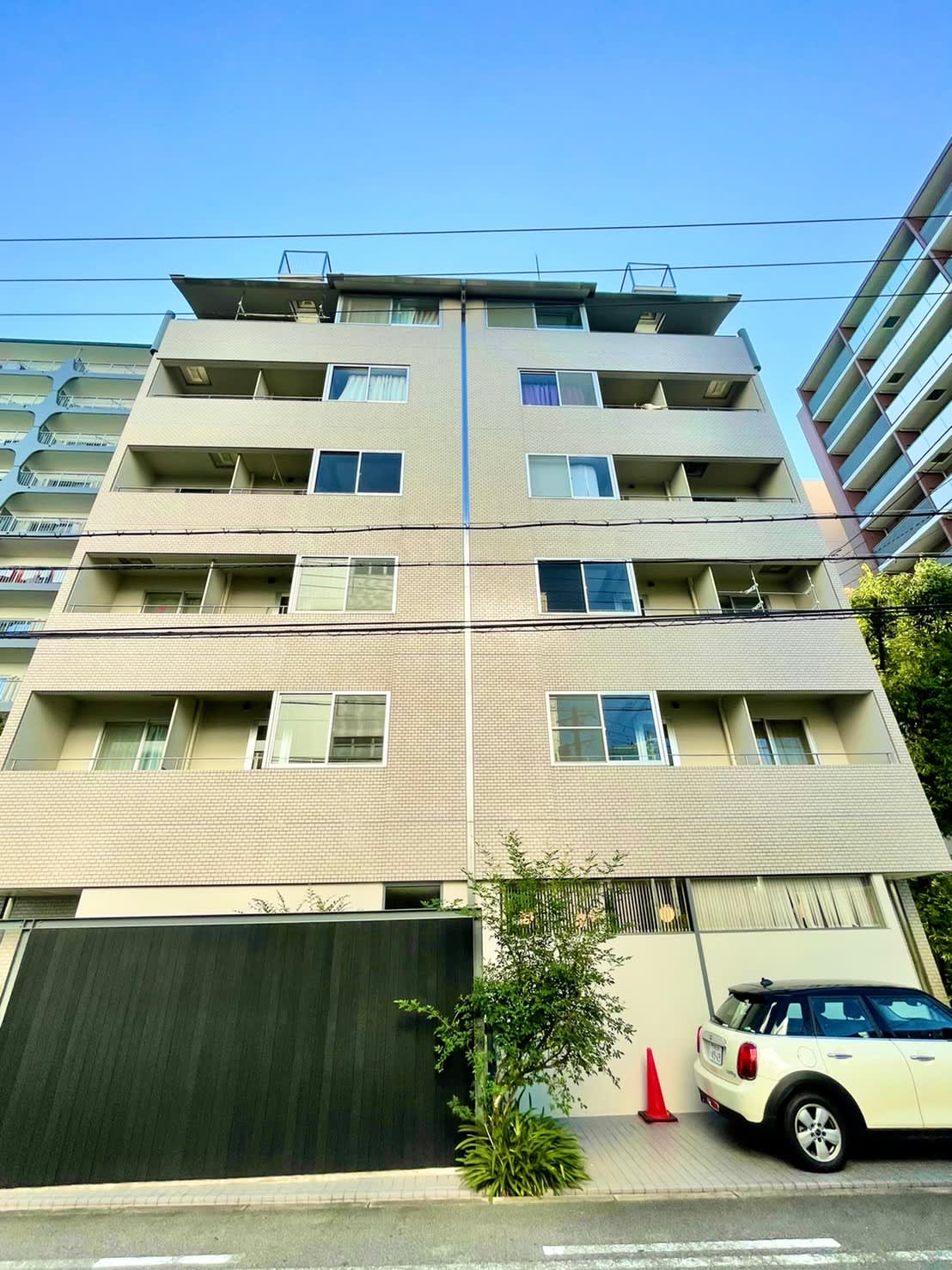 Asta La Vista Shin-Umeda — A Spacious 23-Tatami-Mat Studio 3