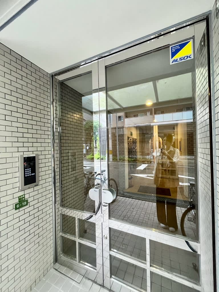 Asta La Vista Shin-Umeda — A Spacious 23-Tatami-Mat Studio 4