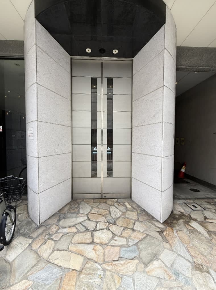 Residia Shinsaibashi West — Designer 1LDK Residence 4