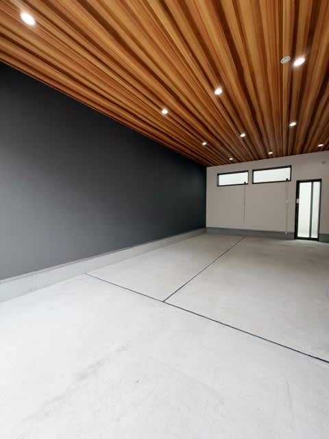 Urban Base Tsukamoto — Garage House with 2-Car Parking 4