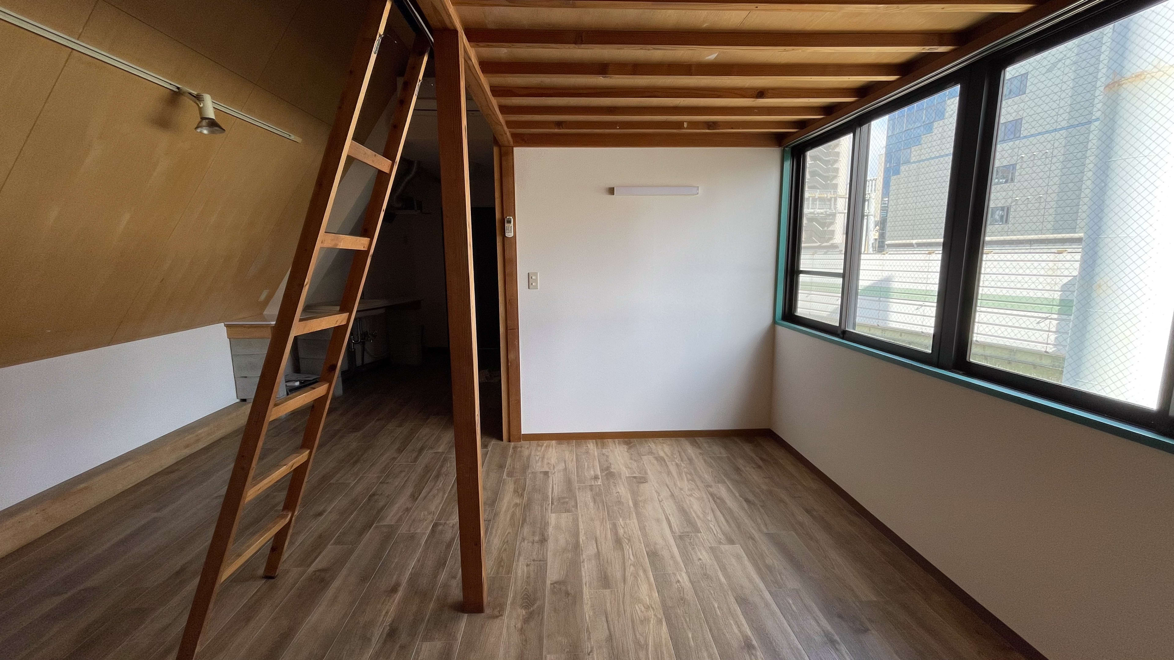 Large Original Studio 6