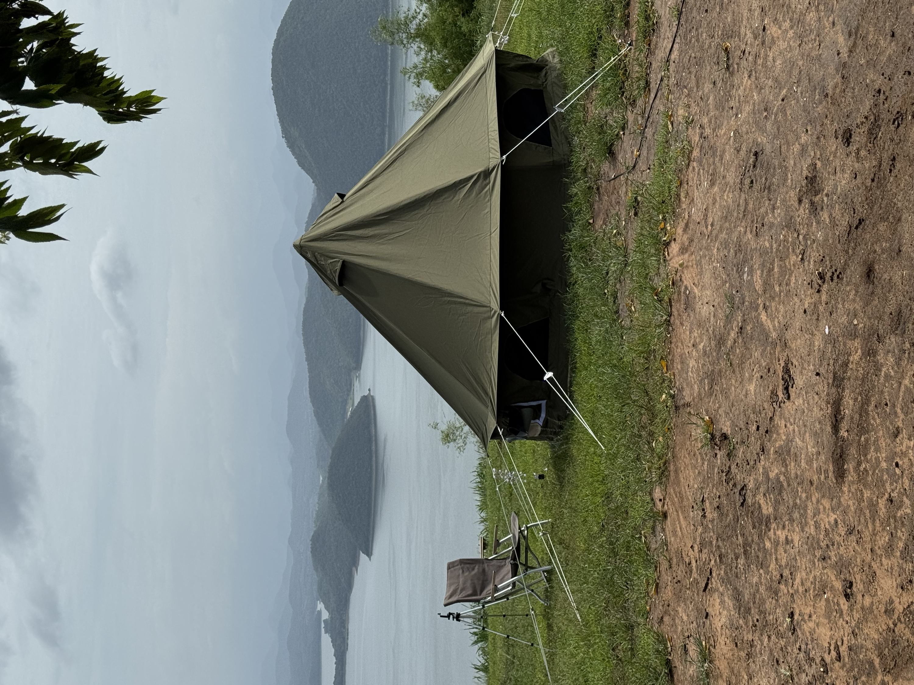 เต็นท์กระโจมสีเขียวไร้เสากลาง bell tent wiman - มุมมองอันงดงามริมทะเลสาบ สร้างประสบการณ์แคมป์ปิ้งที่น่าจดจำ