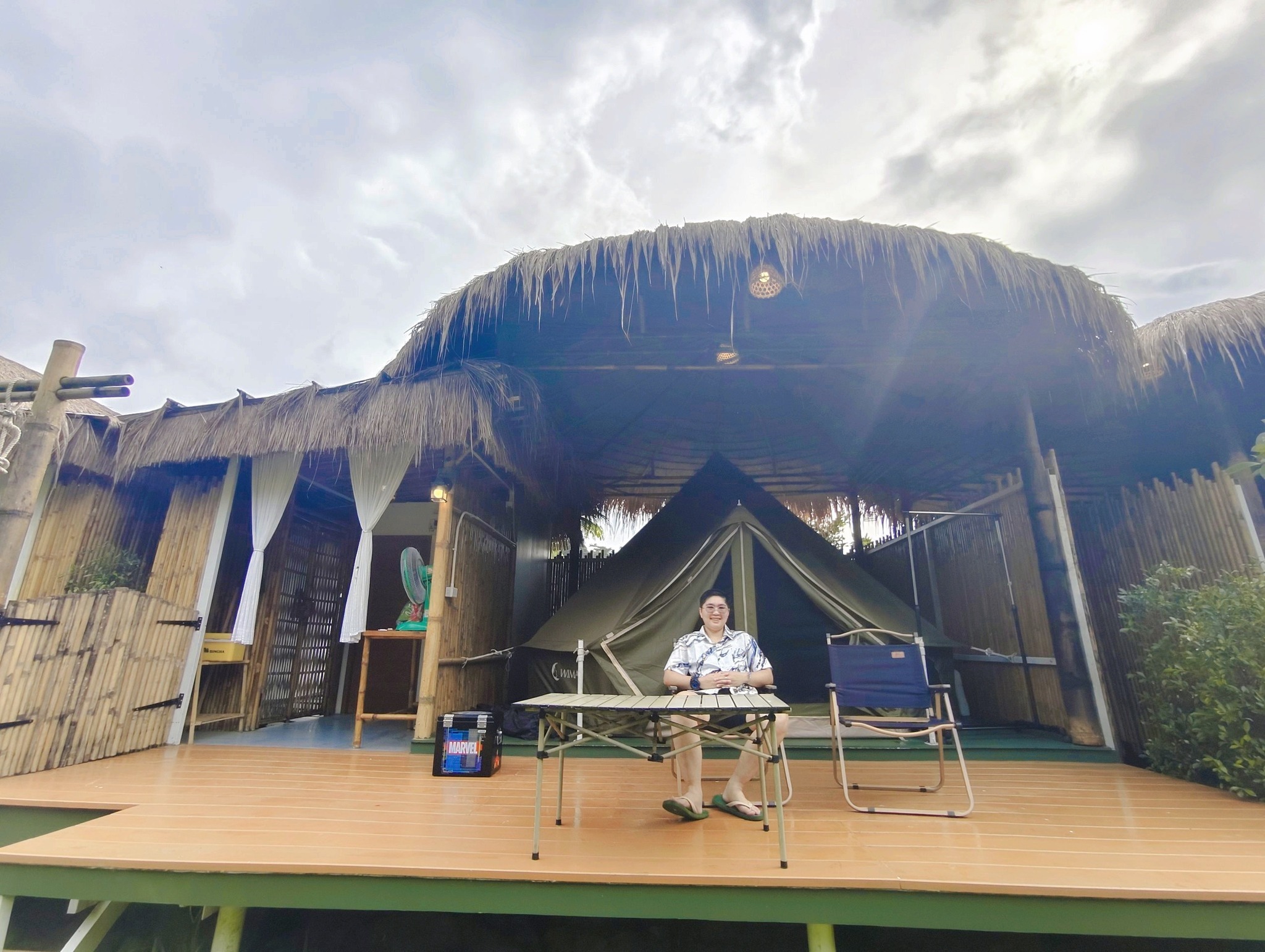เต็นท์กระโจมสีเขียวไร้เสากลาง bell tent wiman - ตั้งเต็นท์บนระเบียงไม้กลางแจ้ง สร้างสรรค์พื้นที่พักผ่อนที่ไม่เหมือนใคร