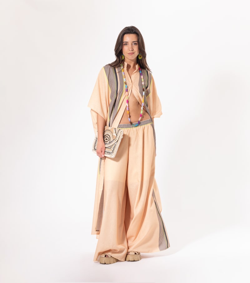 Ensemble pantalon pêche Licorne Passion en pied, tunique rayée et tombé fluide bohème