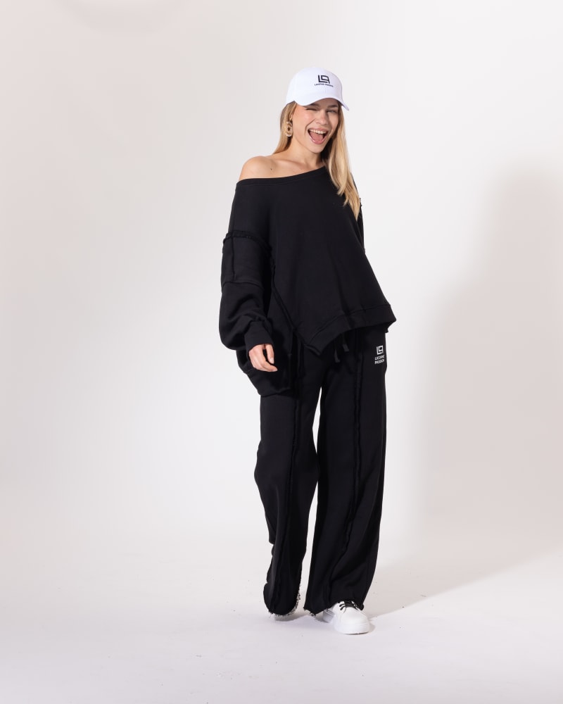 Ensemble jogging noir Licorne Passion en pied, sweat oversize épaule dénudée et bob blanc