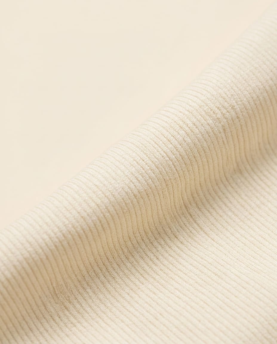 LUNE — puesto en modelo, color Beige