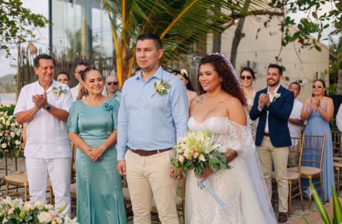 Newlyweds at Villa Lotus Tolú - real wedding held at Villa Lotus Tolú, Colombia