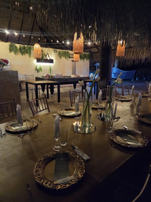 Real wedding held at the Lotus villas in Melgar, Tolima, Colombia - tables