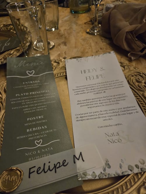 Menu and place card - real wedding held at the Lotus villas in Melgar, Tolima, Colombia
