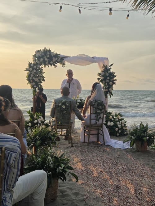 Sunset ceremony - real wedding held at Villa Lotus Tolú, Colombia