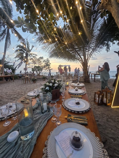 Reception under the lights - real wedding held at Villa Lotus Tolú, Colombia
