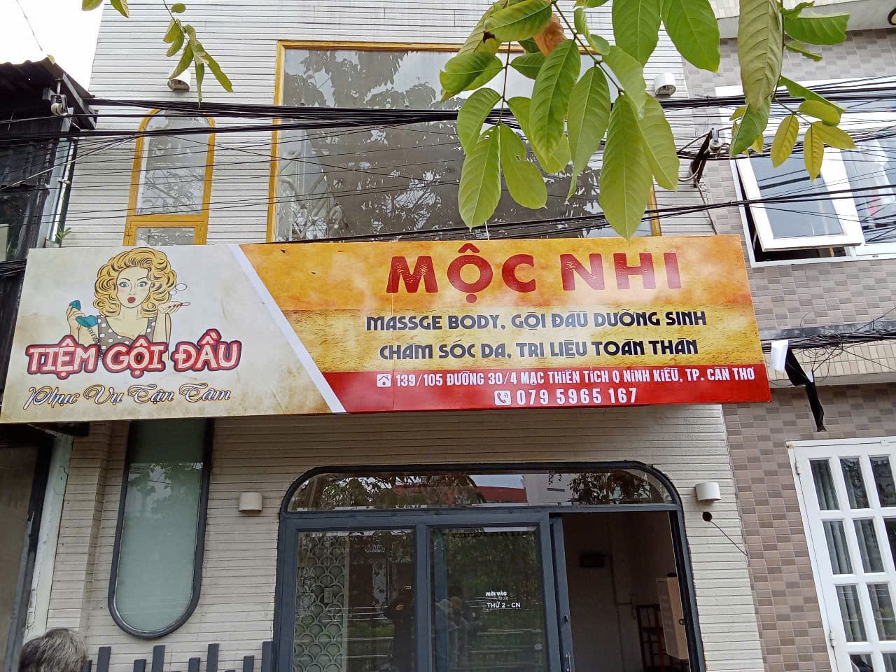 Bảng hiệu decal tiệm massage đơn giản mà tinh tế