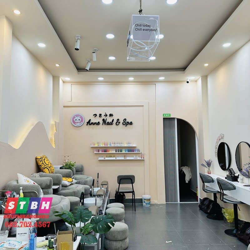 Bảng hiệu Anne Nail Spa
