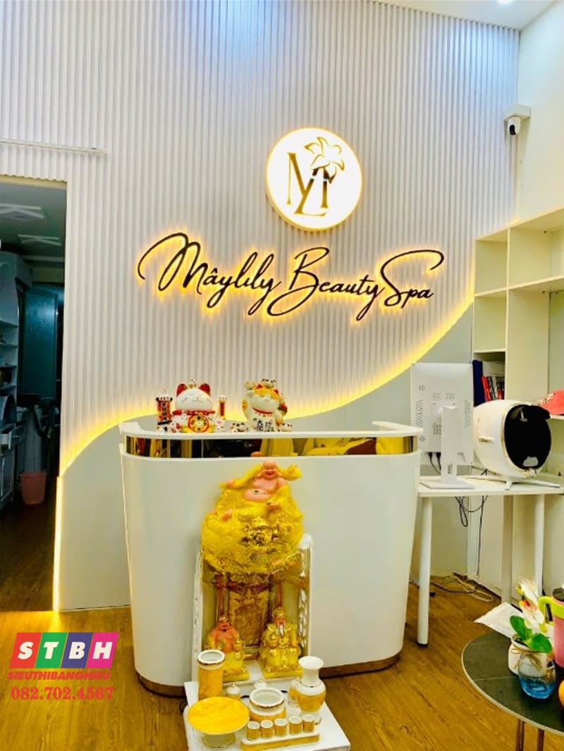 Bảng hiệu Maylily Spa