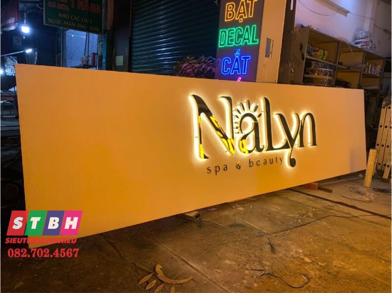 Bảng hiệu Balyn Spa
