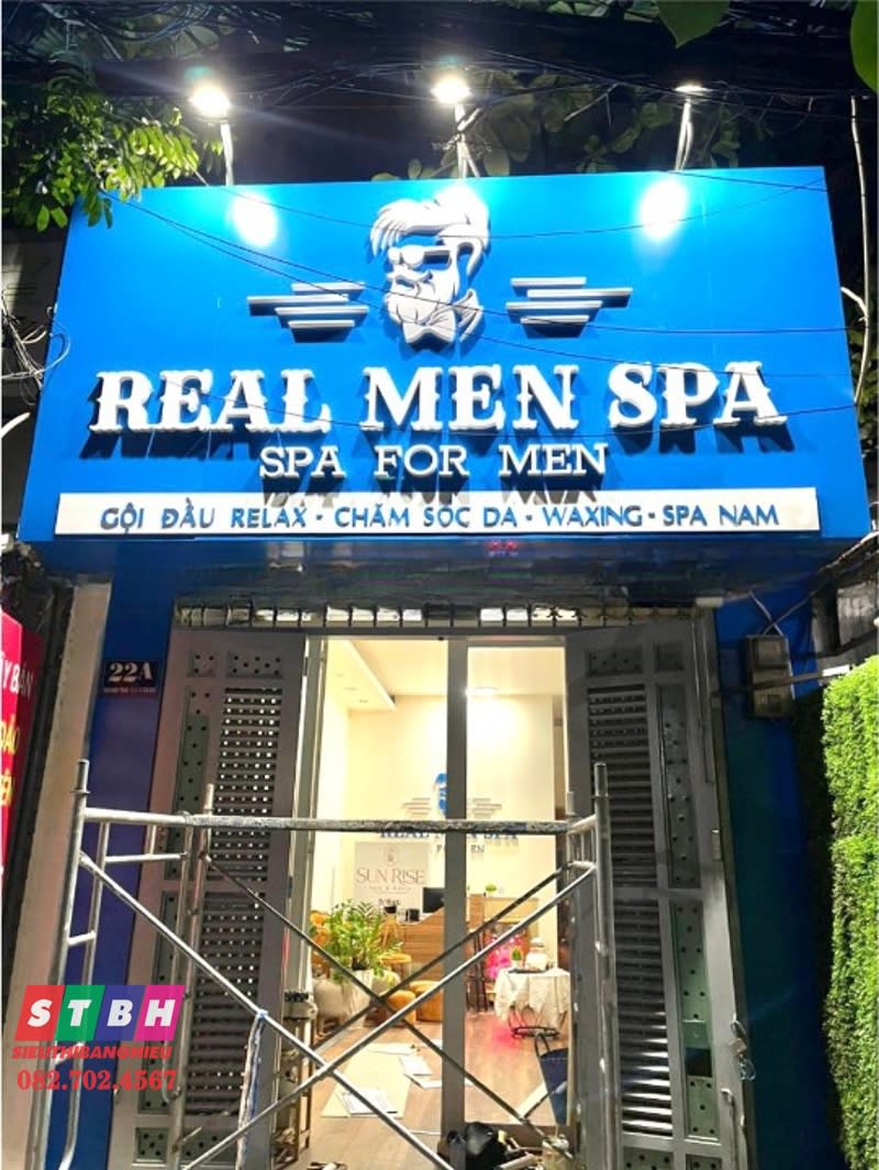 Bảng hiệu Real Men Spa