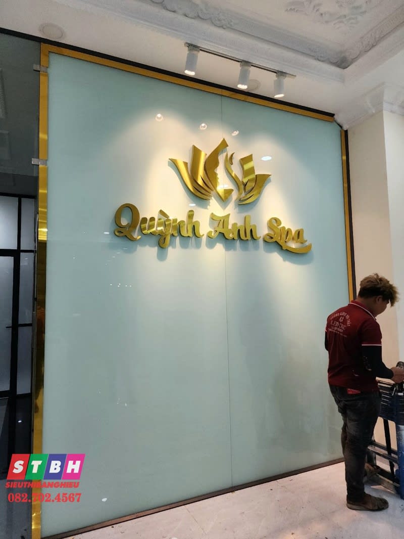 Bảng hiệu spa Quỳnh Anh