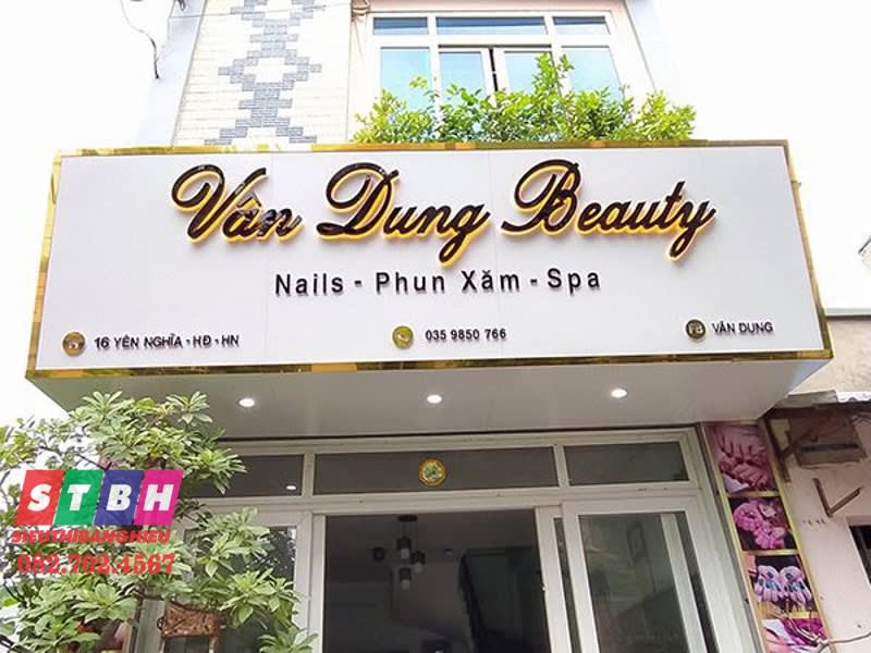 Bảng hiệu Vân Dung Spa