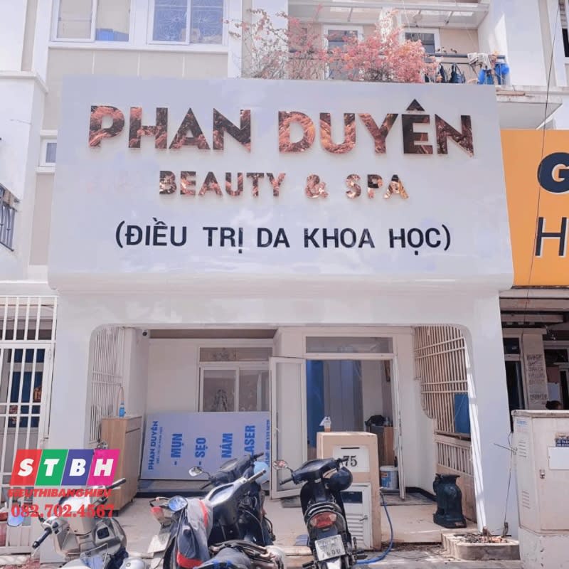 Bảng hiệu Phan Duyên Spa