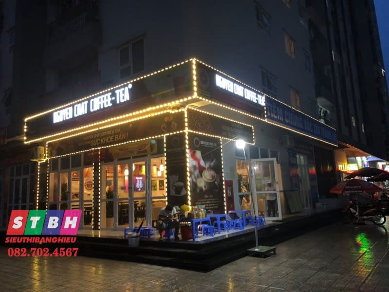 Bảng hiệu cafe Nguyên Chất