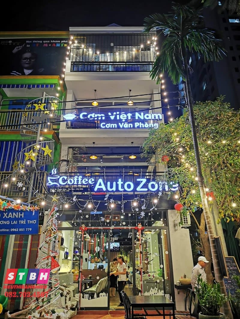 Bảng hiệu Coffee Auto Zone