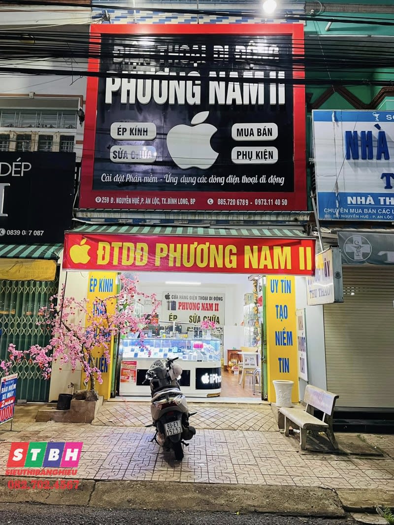 Bảng hiệu Phương Nam