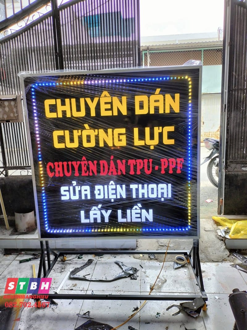 Hộp đèn điện thoại
