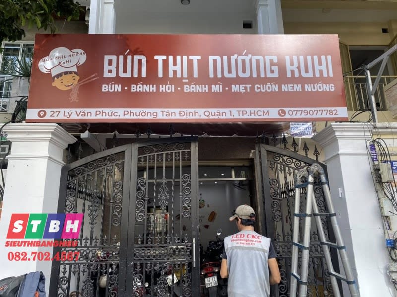 Bảng hiệu bún thịt nướng