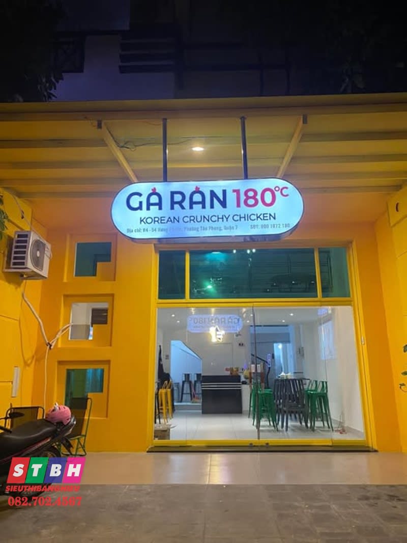 Bảng hiệu gà rán