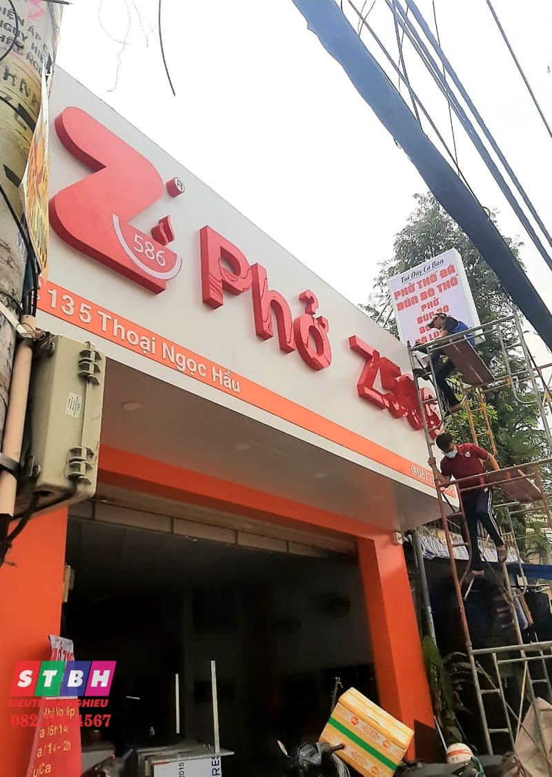 Bảng hiệu phở