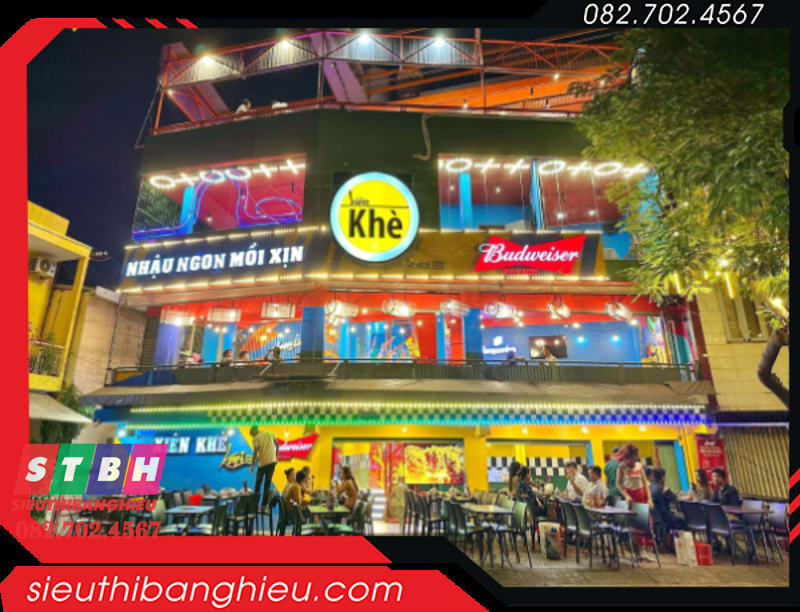 Bảng hiệu nhà hàng