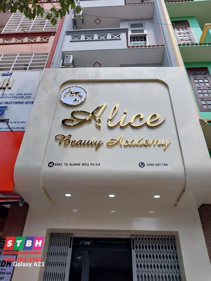 Bảng hiệu Acedemy-alice