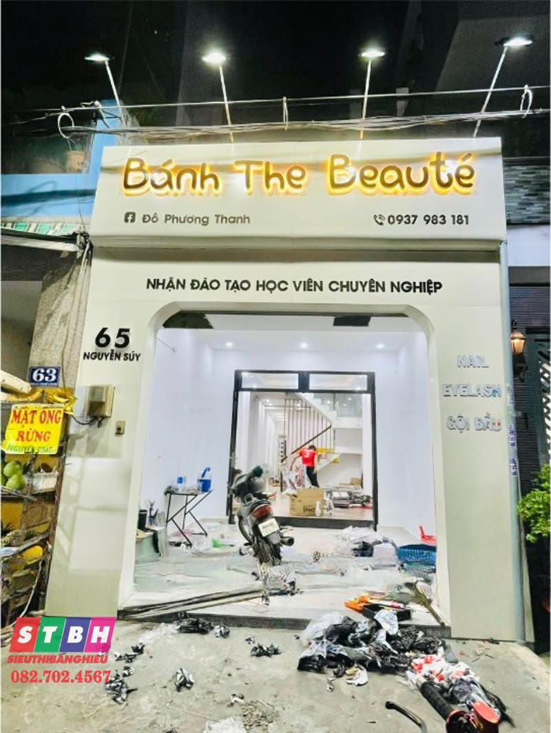 Bảng hiệu nail Bánh