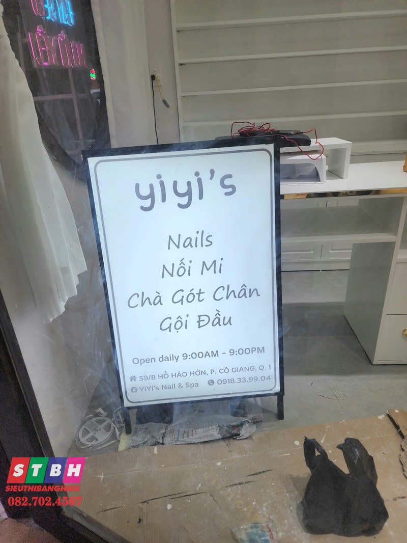 Bảng hiệu nail đứng