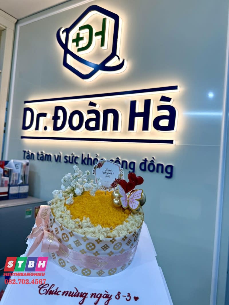 Bảng hiệu bác sĩ