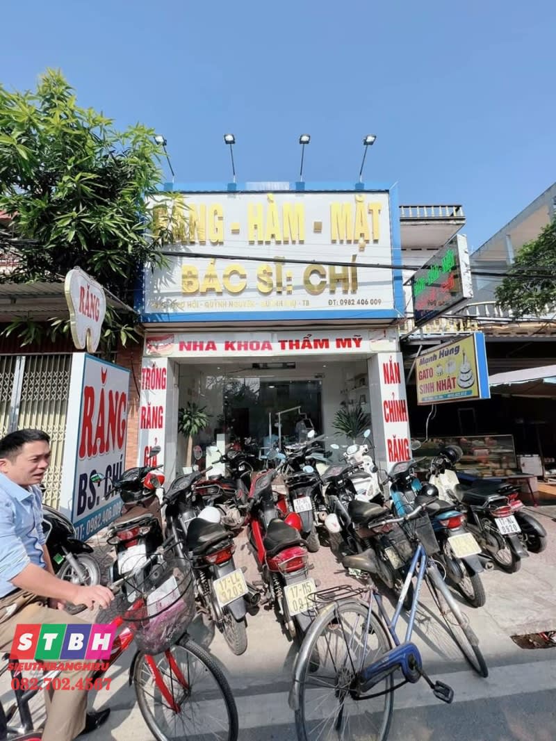 Bảng hiệu phòng khám