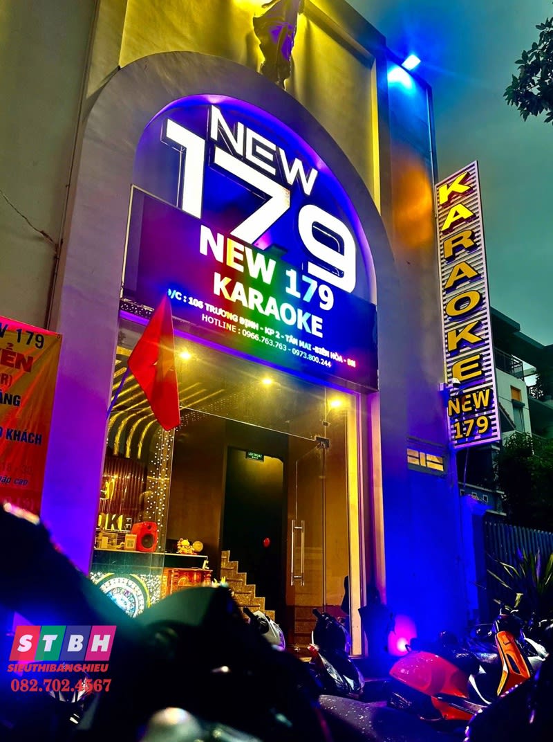 Bảng hiệu karaoke 179