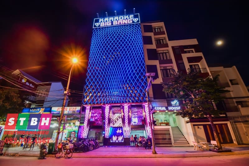 Bảng hiệu karaoke Bing Bang