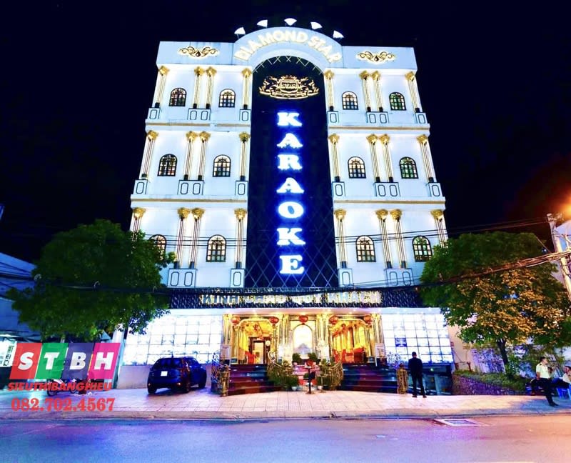 Bảng hiệu karaoke Diamond