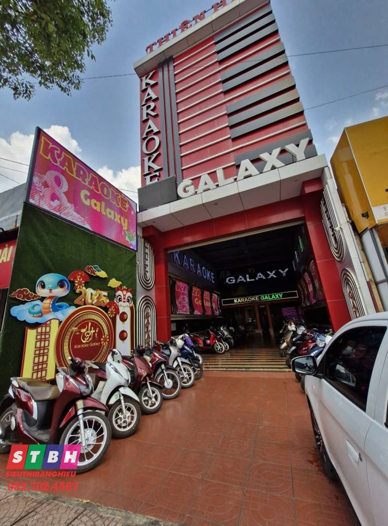 Bảng hiệu karaoke Galaxy