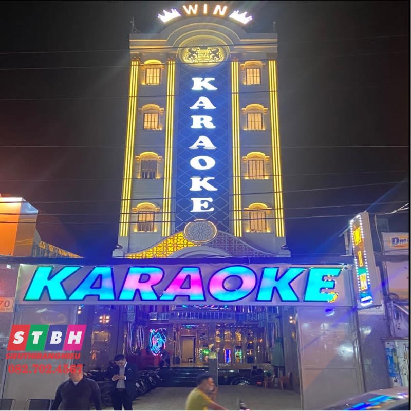 Bảng hiệu karaoke Win