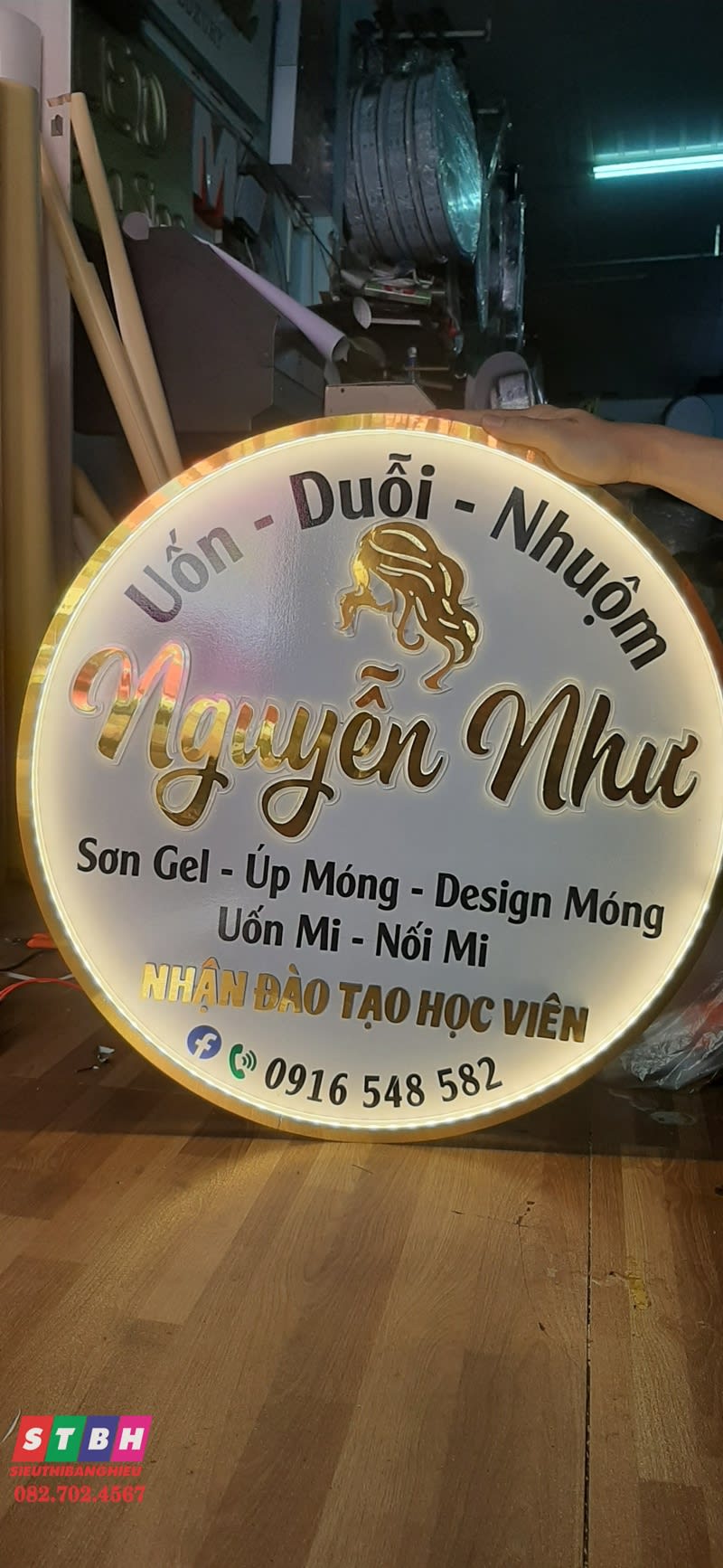 Hộp đèn Nguyễn Như