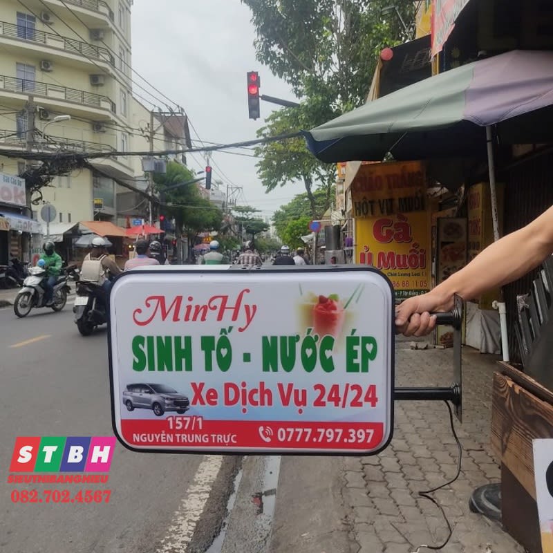 Hộp đèn Sinh Tố Nước Ép