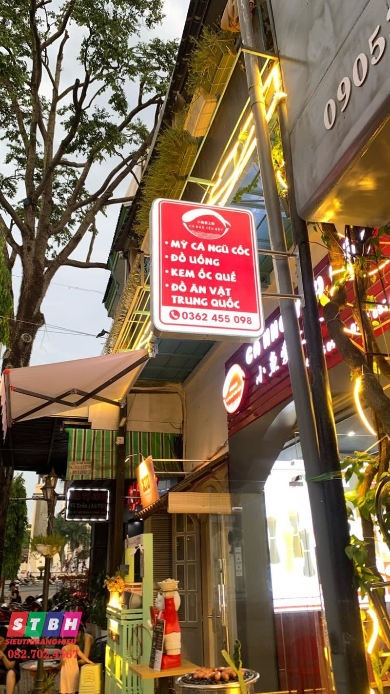 Hộp đèn chữ nhật quán ăn