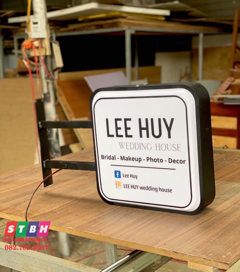 Hộp đèn hút nổi vuông