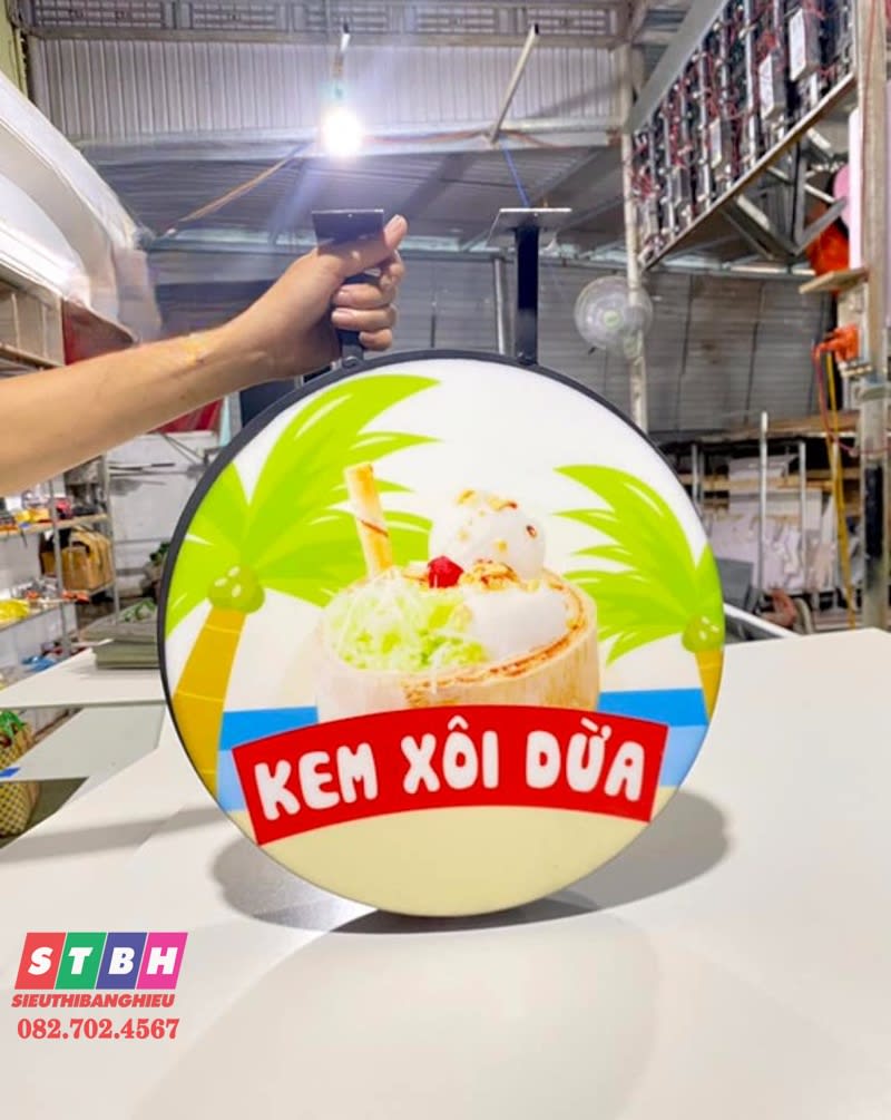 Hộp đèn hút nổi Kem