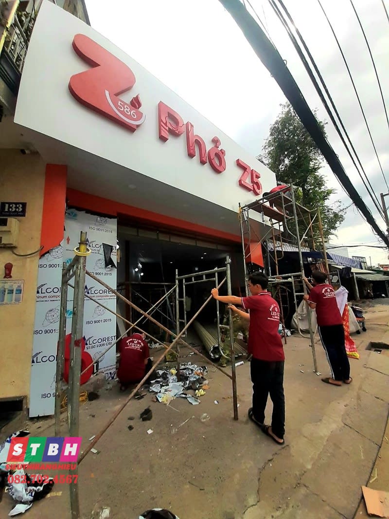 Chữ nổi mica led Phở Z5