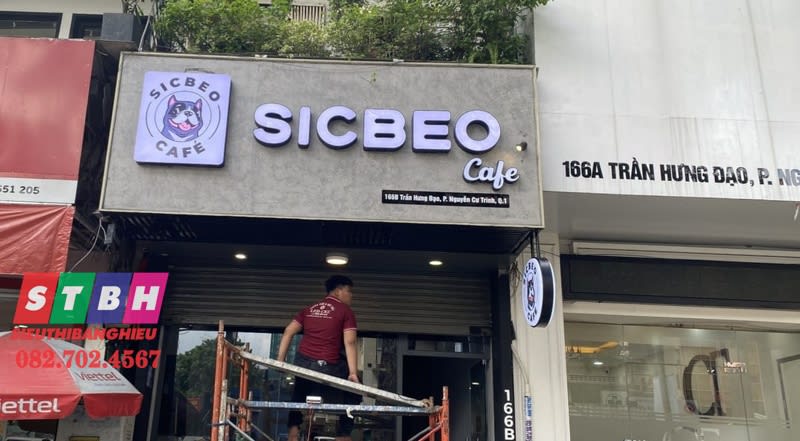 Chử nổi mica led Sicbeo Cafe