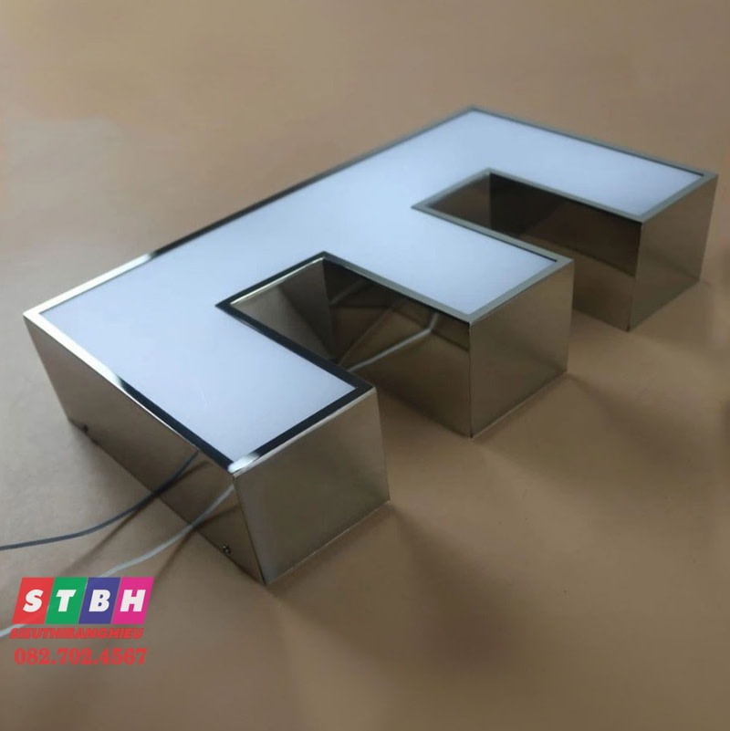 Chử nổi inox trắng mặt mica