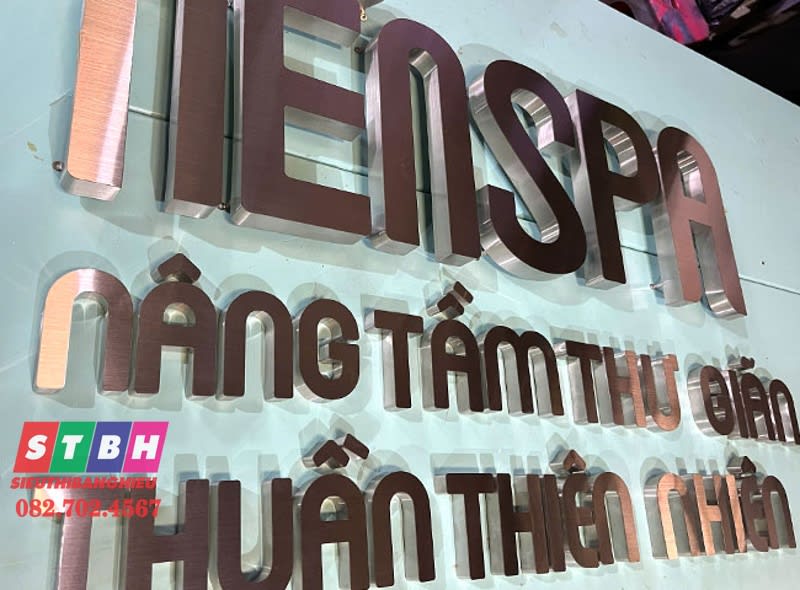 Chử nổi inox trắng